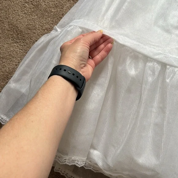 Full slip,white Poofy. Velcro closure girls teen / ladies S/M. Wedding/costume - Picture 7 of 17